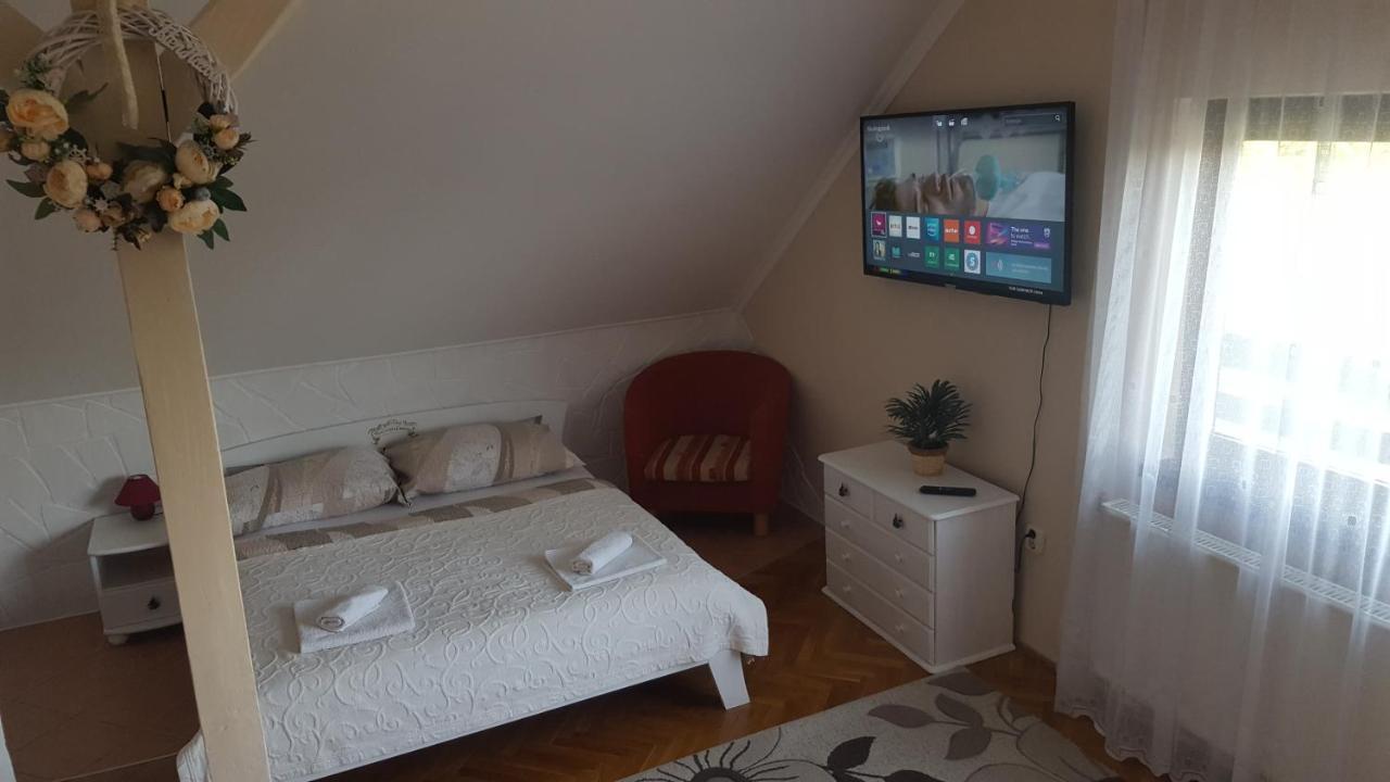 Ferienwohnung Sarreti Apartmanhaz Balatonfüred Exterior foto