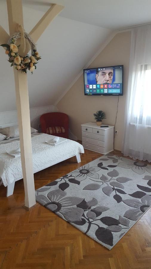 Ferienwohnung Sarreti Apartmanhaz Balatonfüred Exterior foto